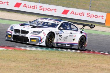 Mugello Pisti - 17 Temmuz 2016: BMW M6 GT3 - BMW Italia Team 'den Süper GT3 Sınıfı, A Cerqui ve S. Comandini, Campionato Italiano GT Mugello Circuit, İtalya.