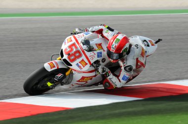 MISANO - İtalya, 2 Eylül 2011: Marco Simoncelli İtalyan Honda San Carlo Gresini Takımı sürücüsü 2011 San Marino GP 'de görev yapıyor. İtal