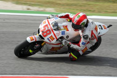 MISANO - İtalya, 2 Eylül 2011: Marco Simoncelli İtalyan Honda San Carlo Gresini Takımı sürücüsü 2011 San Marino GP 'de görev yapıyor. İtal