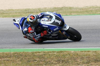 MISANO - İtalya, 2 Eylül 2011: İspanyol Yamaha binicisi Jorge Lorenzo 2011 San Marino GP 'de görev yapıyor. İtalya