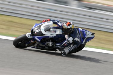 MISANO - İtalya, 2 Eylül 2011: İspanyol Yamaha binicisi Jorge Lorenzo 2011 San Marino GP 'de görev yapıyor. İtalya