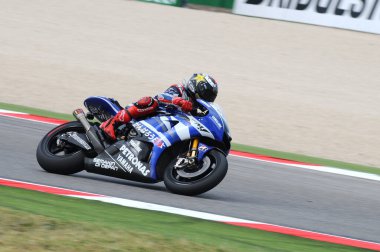MISANO - İtalya, 2 Eylül 2011: İspanyol Yamaha binicisi Jorge Lorenzo 2011 San Marino GP 'de görev yapıyor. İtalya