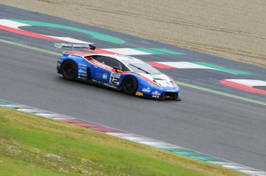 Mugello Pisti, İtalya - 17 Temmuz 2016: Lamborghini Huracan GT3 - Ombra SRL Takımı Süper GT3 Alex Frassineti ve Stefano Gattuso, Mugello Pisti 'nde Campionato Italiano GT