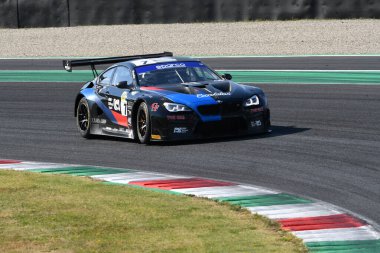 Mugello Pisti, İtalya - 2 Temmuz 2021: BMW M6 İtalyan ekibi GT3 Komandini Stefano - Bruno Spengler, İtalya Şampiyonası 'nın Mugello Pisti' ndeki Qualifyng oturumunda.