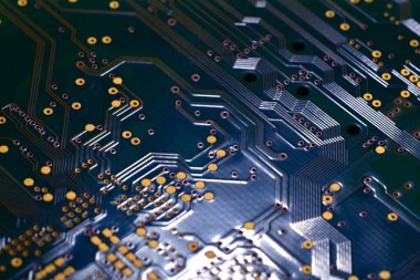Elektronik bileşenlerin, elektronik panoların yakın plan görüntüleri.