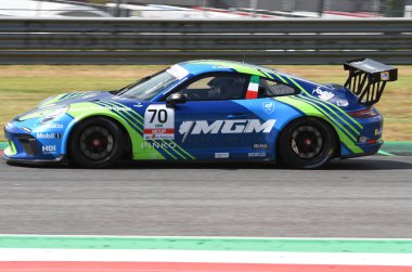 Mugello Pisti, İtalya - 2 Temmuz 2021 Porsche 911 İtalyan Porsche Carrera Şampiyonası sırasında Mugello Pisti 'nde Giorgi Carrera Şampiyonası' nda
