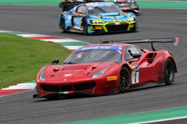 Scarperia, İtalya - 14 Eylül 2025: Pellin Racing takımından Ferrari 488 GT3 İtalyan Şampiyonası sırasında Mugello Pisti 'nde oynanan GT Dayanıklılık Yarışları sırasında Ruberti Paolo tarafından kullanıldı.