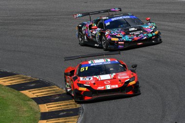 Scarperia, İtalya - 14 Eylül 2025: Ferrari AF CORSE takımından Ferrari 296 GT3 - Raghunathan, İtalya Şampiyonası sırasında Mugello Pisti 'nde GT Endurance yarışı düzenledi.