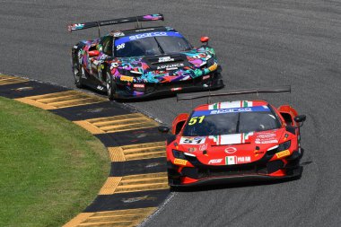 Scarperia, İtalya - 14 Eylül 2025: Ferrari AF CORSE takımından Ferrari 296 GT3 - Raghunathan, İtalya Şampiyonası sırasında Mugello Pisti 'nde GT Endurance yarışı düzenledi.