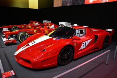 Scarperia, İtalya - 24 Ekim 2025: Ferrari 2005 FXX İtalya 'daki Mugello Pisti' nde Ferrari Dünya Finalleri sırasında sergilenmektedir.