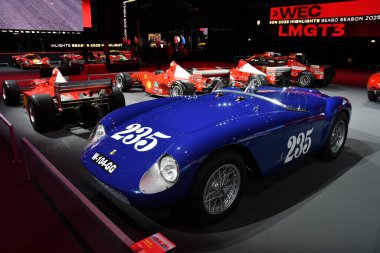 Scarperia; İtalya - 24 Ekim 2025: Ferrari 500 Mondial 1954 Ferrari Dünya Finalleri sırasında İtalya 'daki Mugello Pisti' nde sergilenmektedir..