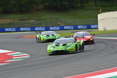 Scarperia, İtalya - 14 Eylül 2025: Gilardoni 'nin VSR sürücüsü Lamborghini Huracan GT3 EVO 2 - İtalyan Şampiyonası GT Endurance yarışı sırasında Mugello Pisti' nde Michelotto.