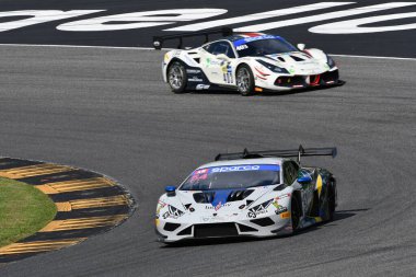 Scarperia, İtalya - 14 Eylül 2025: IMPERIALE takımından Lamborghini Huracan GT3 EVO 2 İtalya Şampiyonası GT Dayanıklılık Yarışları sırasında Mugello Pisti 'nde gerçekleştirildi.