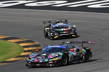 Scarperia, İtalya - 14 Eylül 2025: Coluccio takımından Ferrari 296 GT3 - Gorini İtalya Şampiyonası GT Dayanıklılık Yarışları sırasında Mugello Pisti 'nde yarıştı.