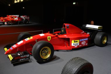Scarperia, İtalya - 24 Ekim 2025: Ferrari 412 T2 ex Jean Alesi ve Gerhard Berger, İtalya 'daki Mugello Pisti' nde düzenlenen Ferrari Dünya Finalleri 'nde sergilenmektedir..