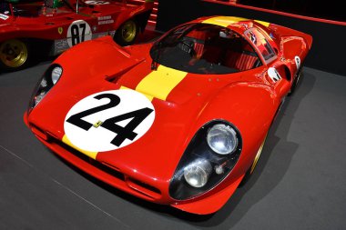 Scarperia, İtalya - 24 Ekim 2025: Ferrari 330 P4 İtalya 'daki Mugello Pisti' nde Ferrari Dünya Finalleri sırasında sergilenmektedir.