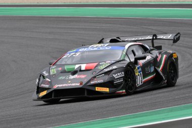 Scarperia, İtalya 14 Eylül 2025: Lamborghini Huracan ST Evo 2 takımı Locanto - Seg İtalya Şampiyonası sırasında Mugello Pisti 'nde oynanan GT Dayanıklılık Yarışları.