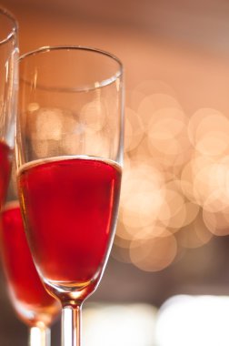 Kırmızı şampanya bokeh arka plan