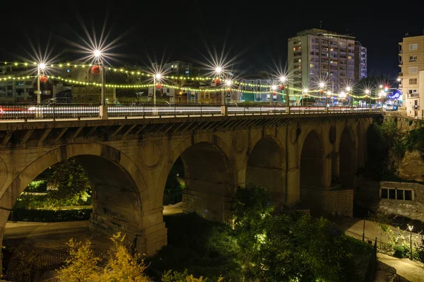 Мост в Villajoyosa ночью, Коста Бланка, Испания — стоковое фото