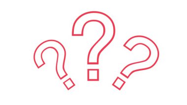 Animasyon soruları dönüyor. Soru işaretleri havada uçuşuyor, kararlar üzerinde kafa yoruyor ve çözümler arıyor. Canlandırılmış soru işareti. 