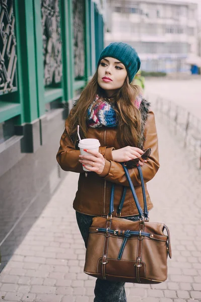 Meninas de moda bonita ao ar livre — Fotografia de Stock