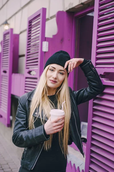 Belles filles de mode en plein air — Photo