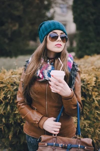 Beautiful fashion girls outdoor — Stock Photo, Image