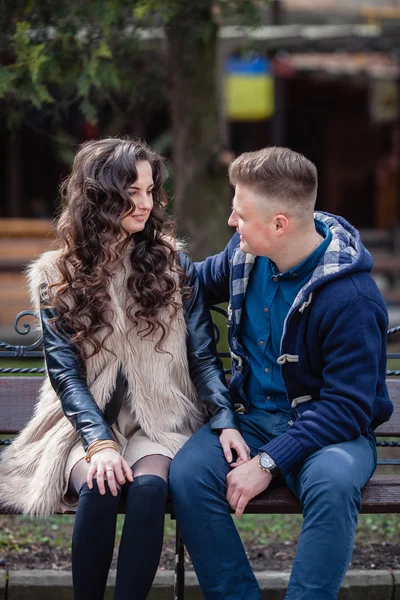 Couple in love on spring — Stock Photo, Image