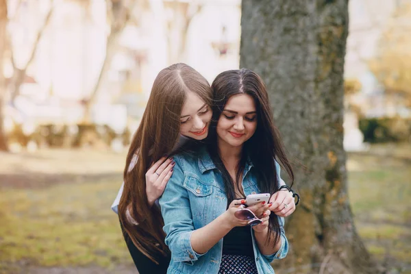 Two girls outdor — Stock Photo, Image