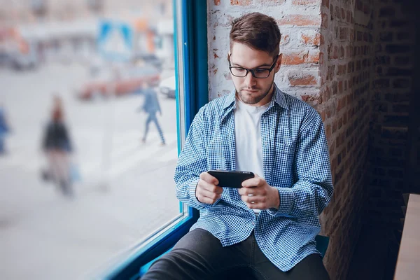 Liebespaar in einem Café — Stockfoto