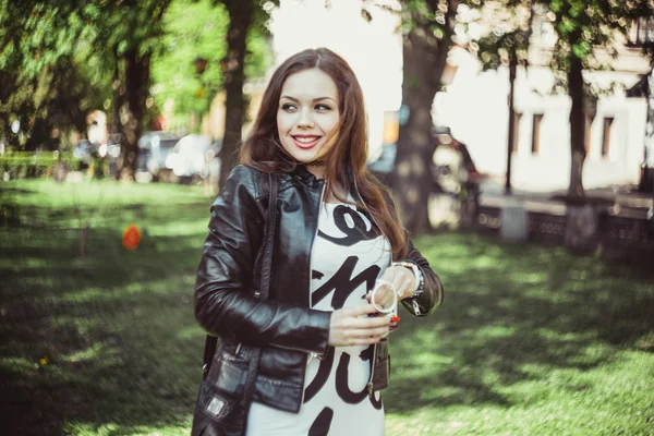 Beautiful girl on a walk — Stock Photo, Image