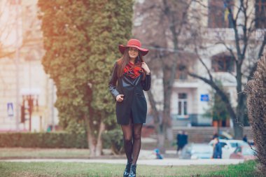 bir yürüyüş güzel kızlar