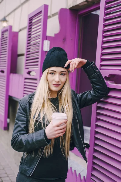 Belles filles de mode en plein air — Photo