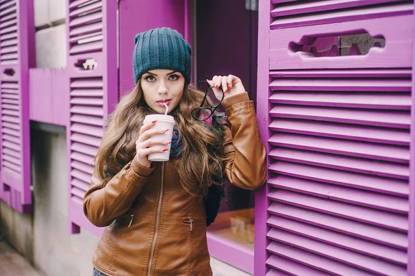 Meninas de moda bonita ao ar livre — Fotografia de Stock