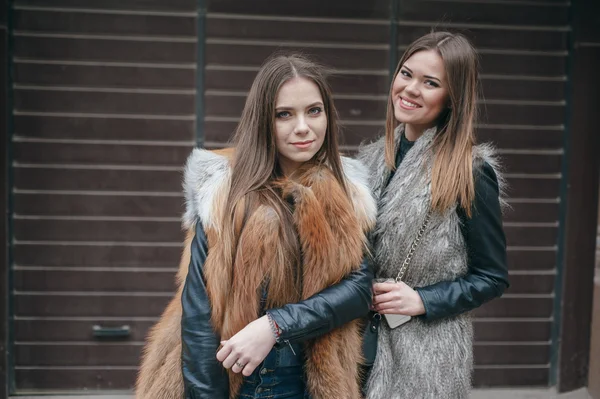 Beautiful girls on the street — Stock Photo, Image