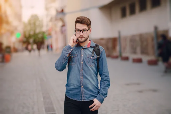 Kulaklıklar ile adam — Stok fotoğraf