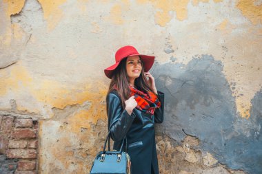 bir yürüyüş güzel kızlar