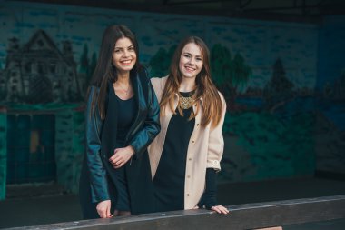 bir yürüyüş güzel kızlar