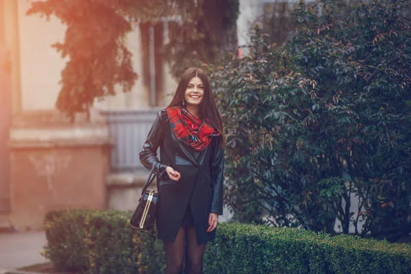 Jolies filles sur une promenade — Photo