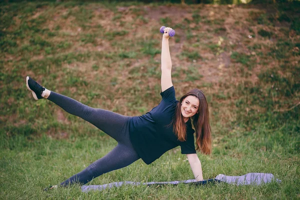 Fitness girl on a walk — Stock Photo, Image