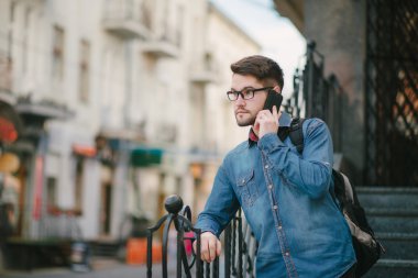 kulaklıklar ile adam