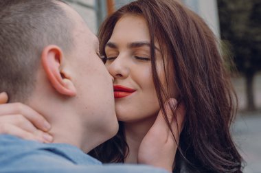 Şehirlerde aşıklar