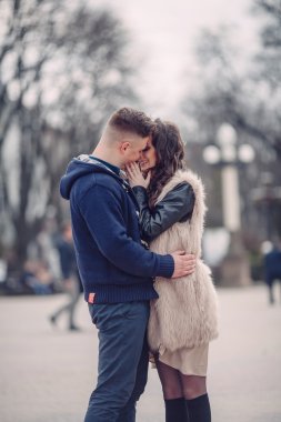 kaç bahar aşk içinde