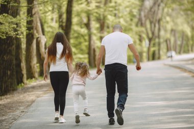 Yaz ormanında bir spor ailesi