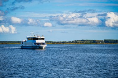 Yazın Kelbra am Kyffhaeuser yakınlarındaki Rothenburg manzarası