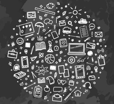 Okula dönelim. Farklı işaretler. Soyut kara tahta. El çizimi okul malzemeleriyle eskiz bir geçmişi var.