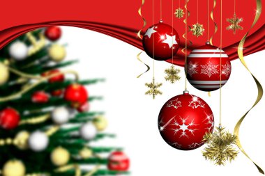 Noel zamanı. Noel süslemesi ve beyaz arka planla süslenmiş köknar ağacı.