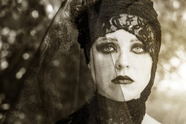 Cadılar üzerinde cadı. Cadılar Bayramı. Gotik gelin.