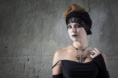 Cadılar üzerinde cadı. Cadılar Bayramı. Gotik gelin.