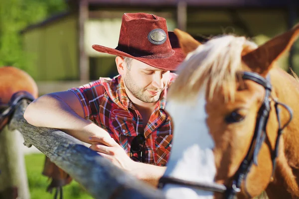 Çiftlikte bir kovboy portresi